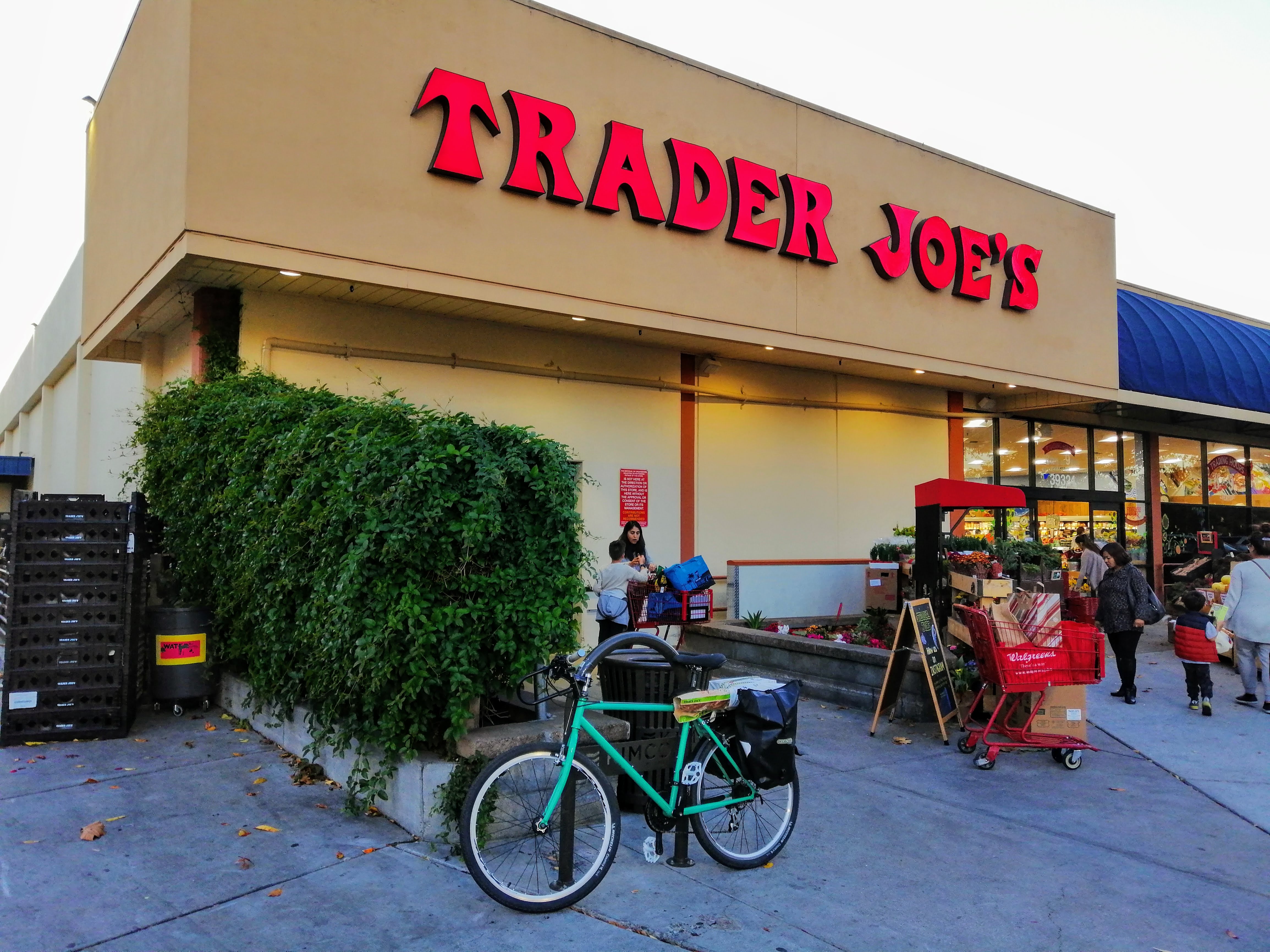 A bicycle is a useful tool for shopping zero waste